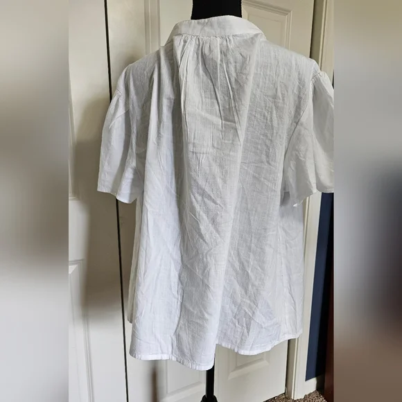 Knox Rose White Eyelet Top - Picture 5 of 9